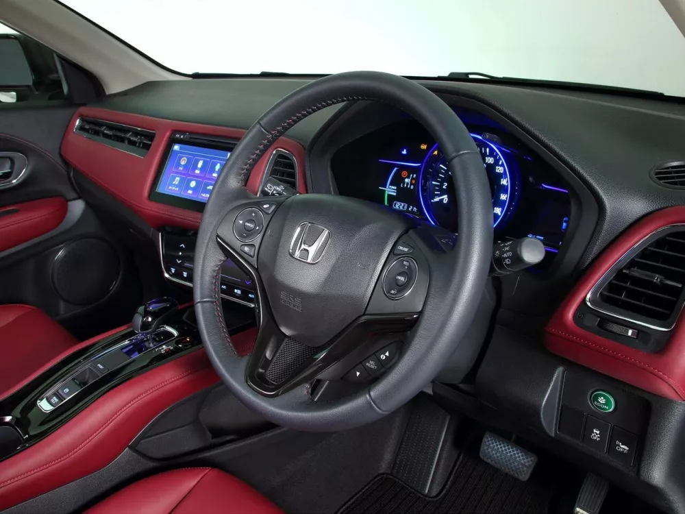 Автомобиль Honda Vezel I Внедорожник (5 дверей)