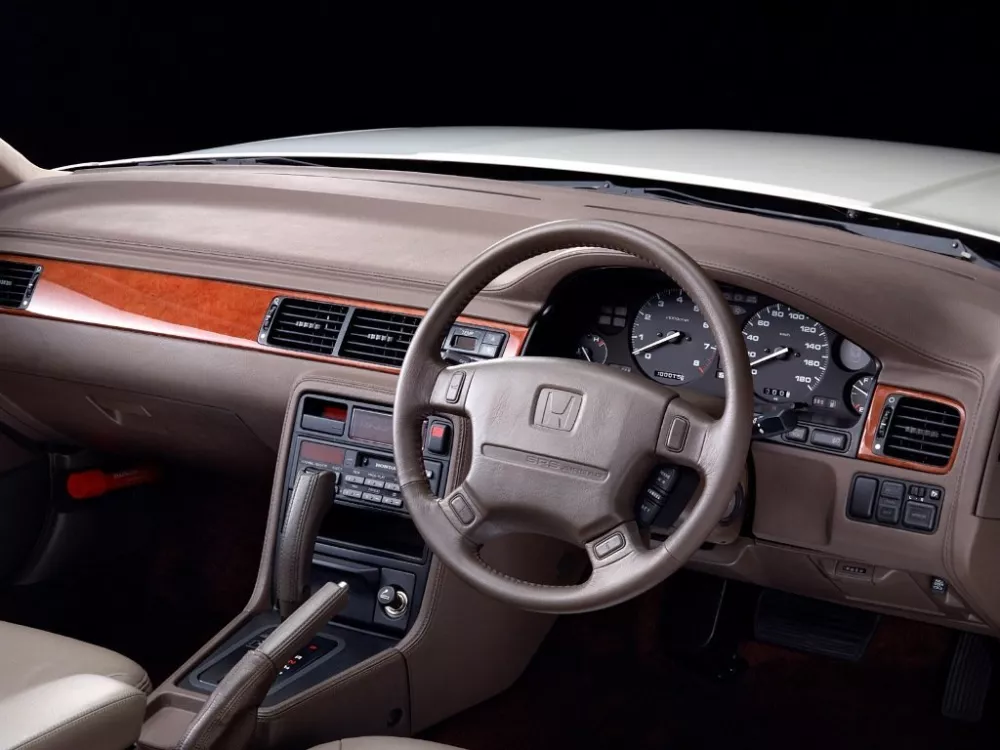 Автомобиль Honda Vigor III Седан
