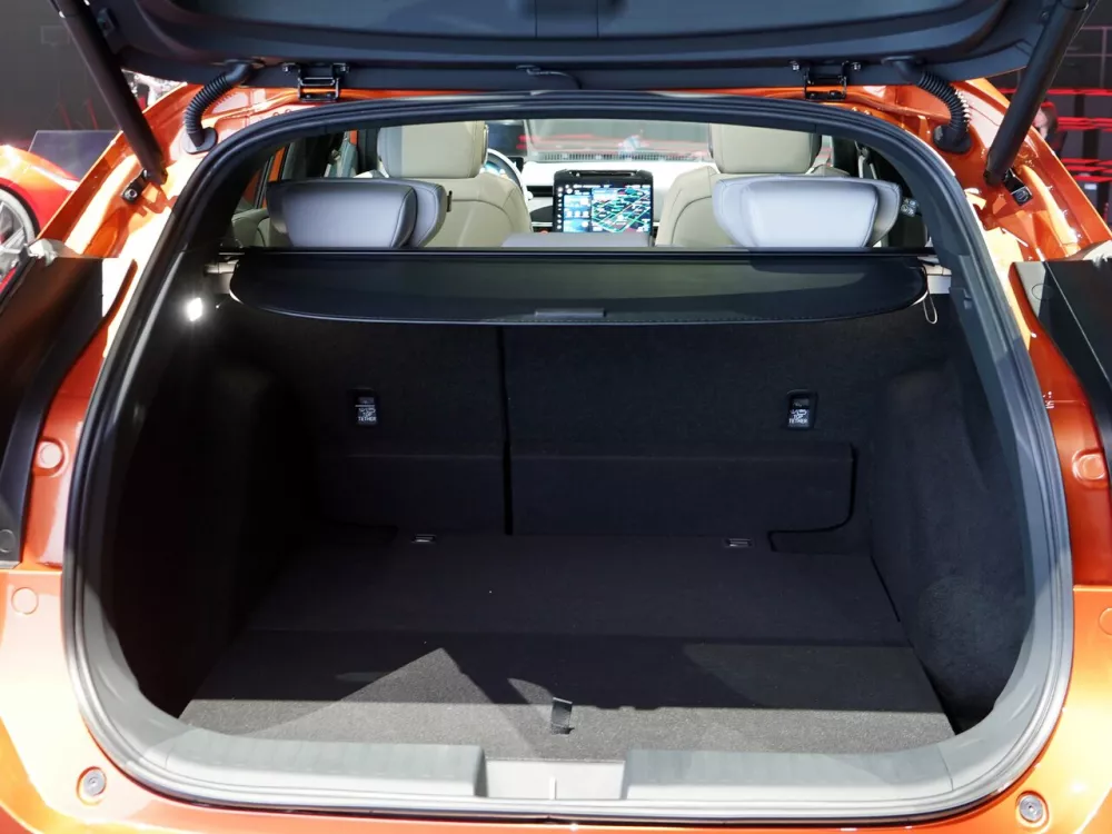 Автомобиль Honda Ye S7 Внедорожник (5 дверей)