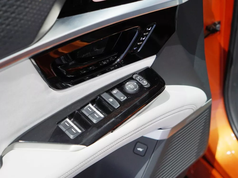 Автомобиль Honda Ye S7 Внедорожник (5 дверей)