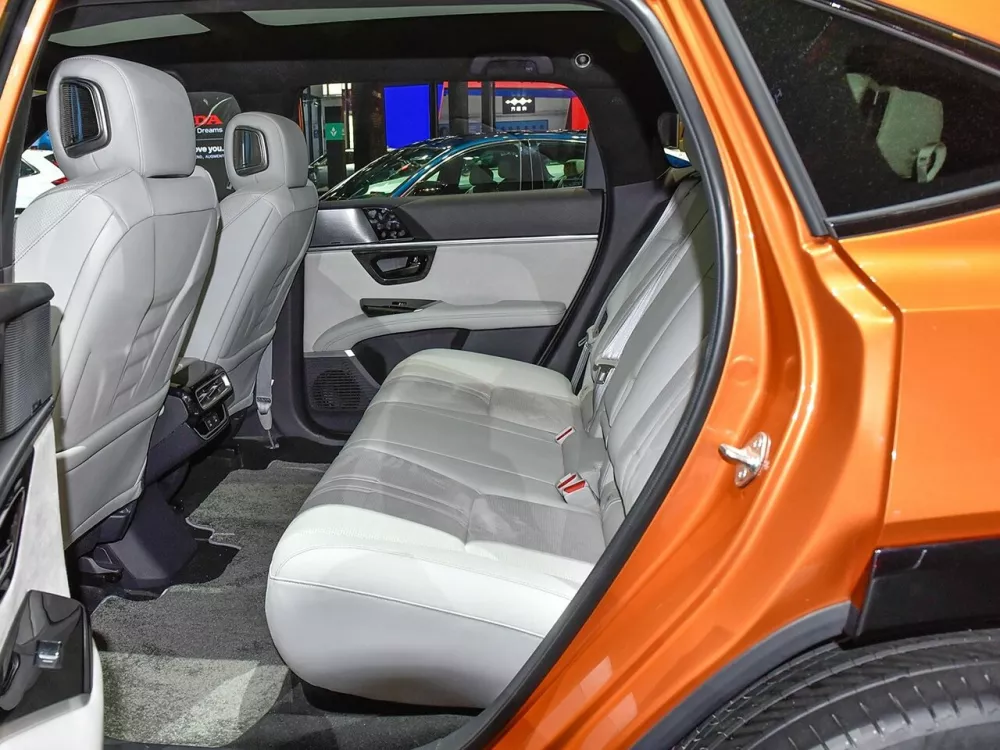 Автомобиль Honda Ye S7 Внедорожник (5 дверей)
