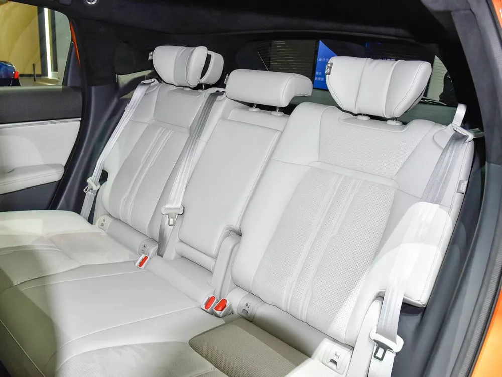 Автомобиль Honda Ye S7 Внедорожник (5 дверей)