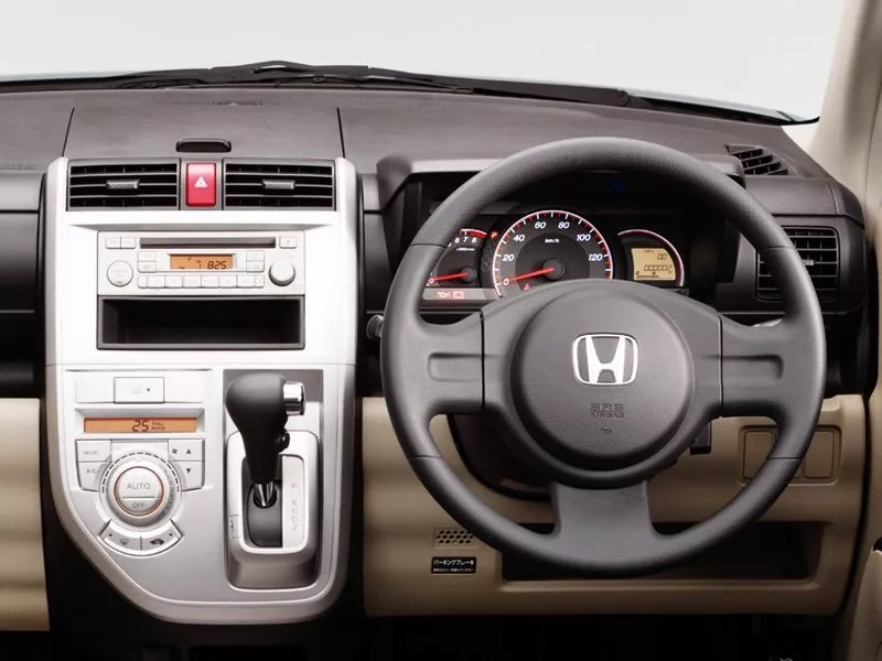 Автомобиль Honda Zest Хэтчбек (5 дверей)