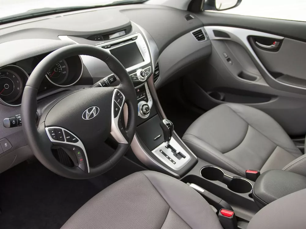 Автомобиль Hyundai Avante V Седан