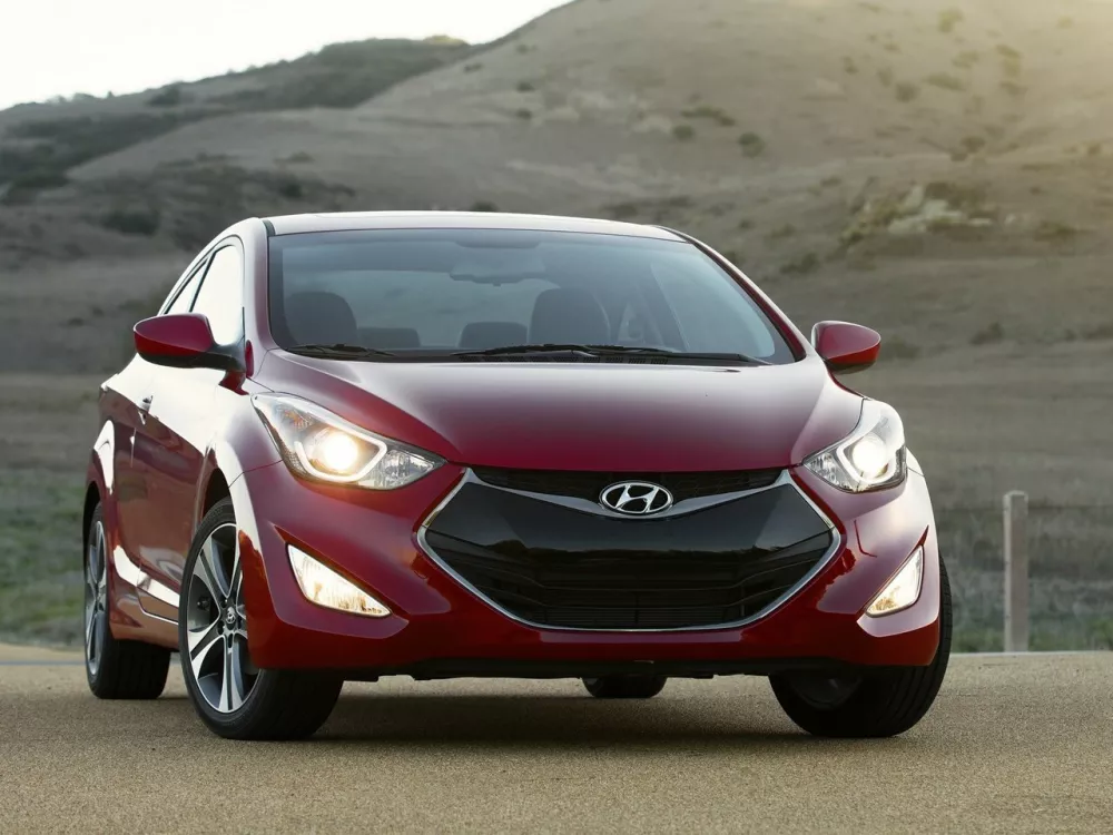 Автомобиль Hyundai Avante V Купе