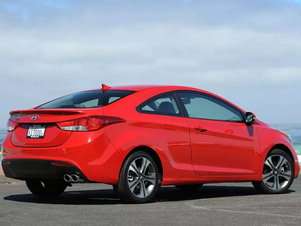 Автомобиль Hyundai Avante V Купе