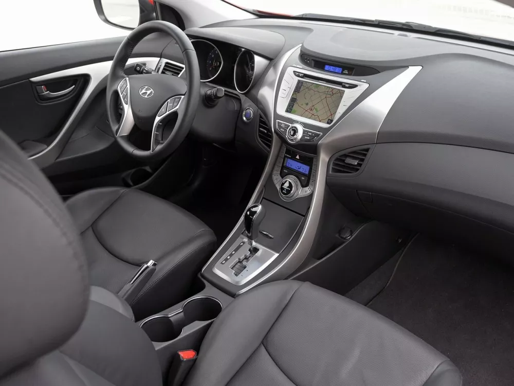 Автомобиль Hyundai Avante V Купе