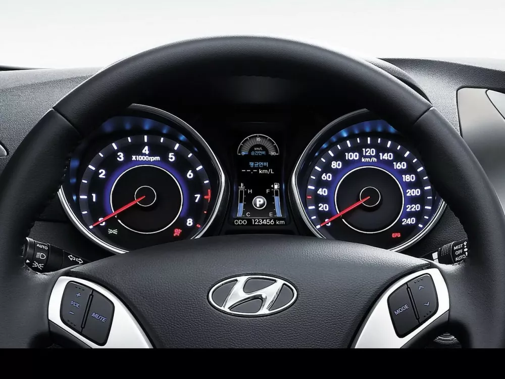 Автомобиль Hyundai Avante V Купе