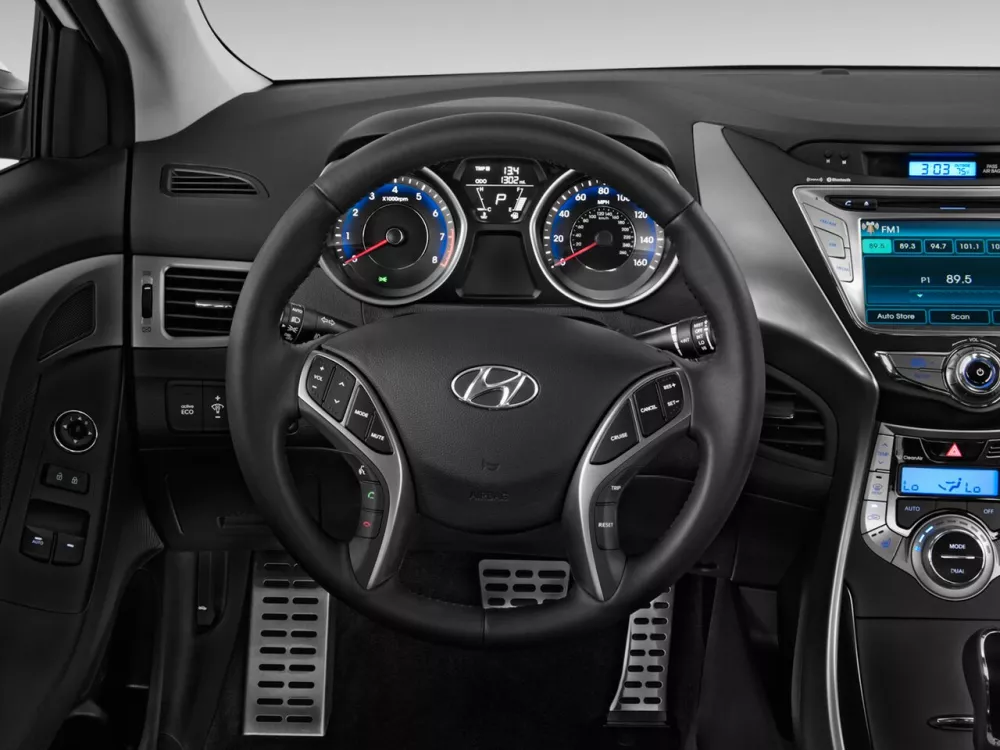 Автомобиль Hyundai Avante V Купе