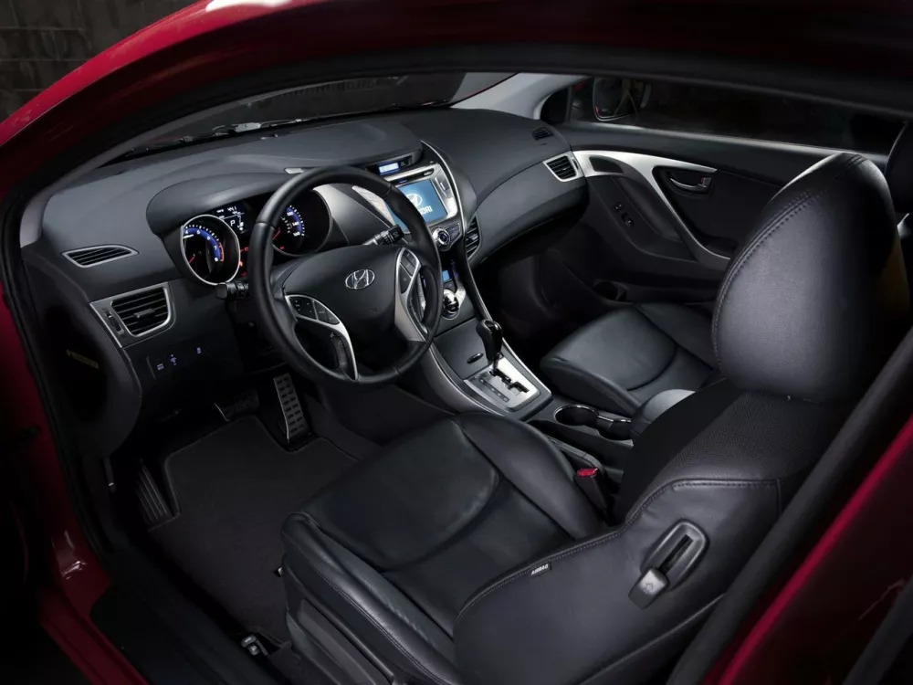 Автомобиль Hyundai Avante V Купе