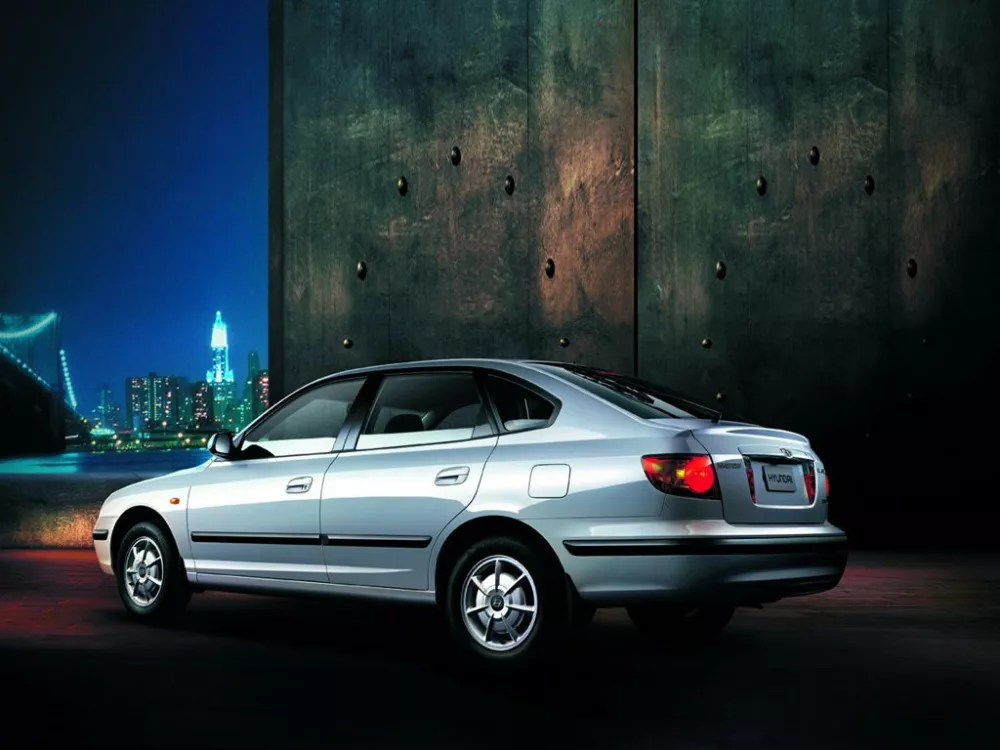 Автомобиль Hyundai Avante III Лифтбек