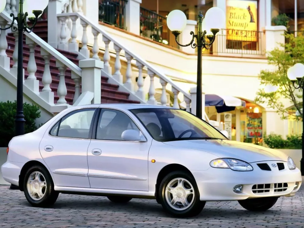 Автомобиль Hyundai Avante II Рестайлинг Седан