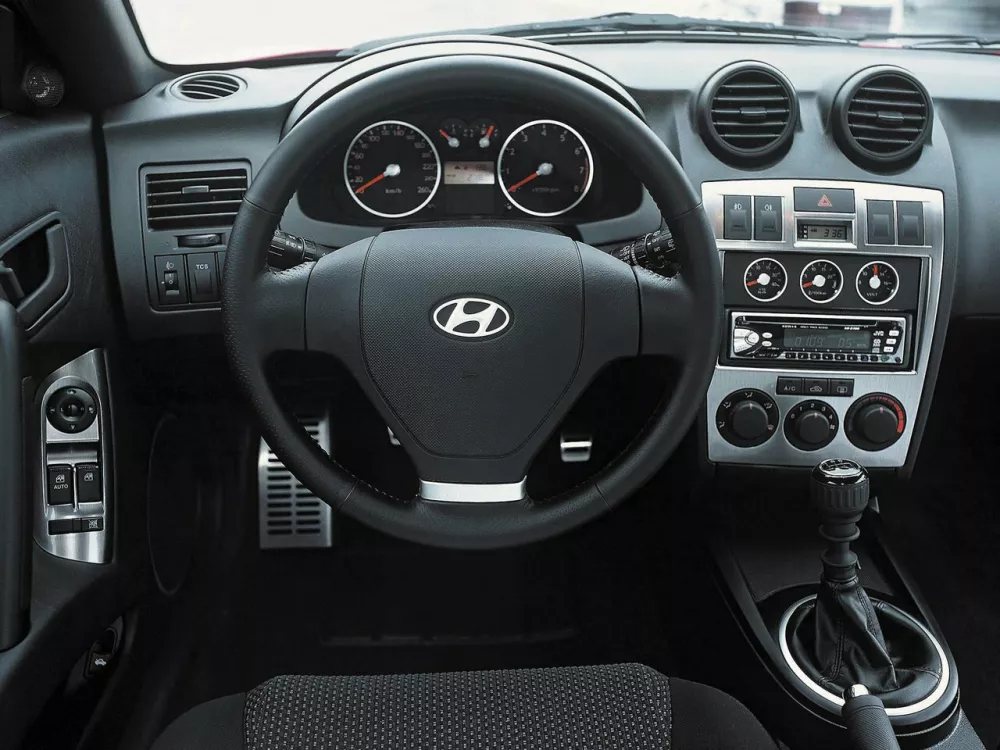 Автомобиль Hyundai Coupe II (GK) Купе