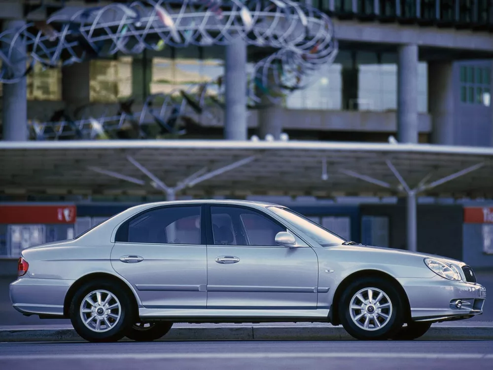 Автомобиль Hyundai Sonata IV (EF) Рестайлинг Седан