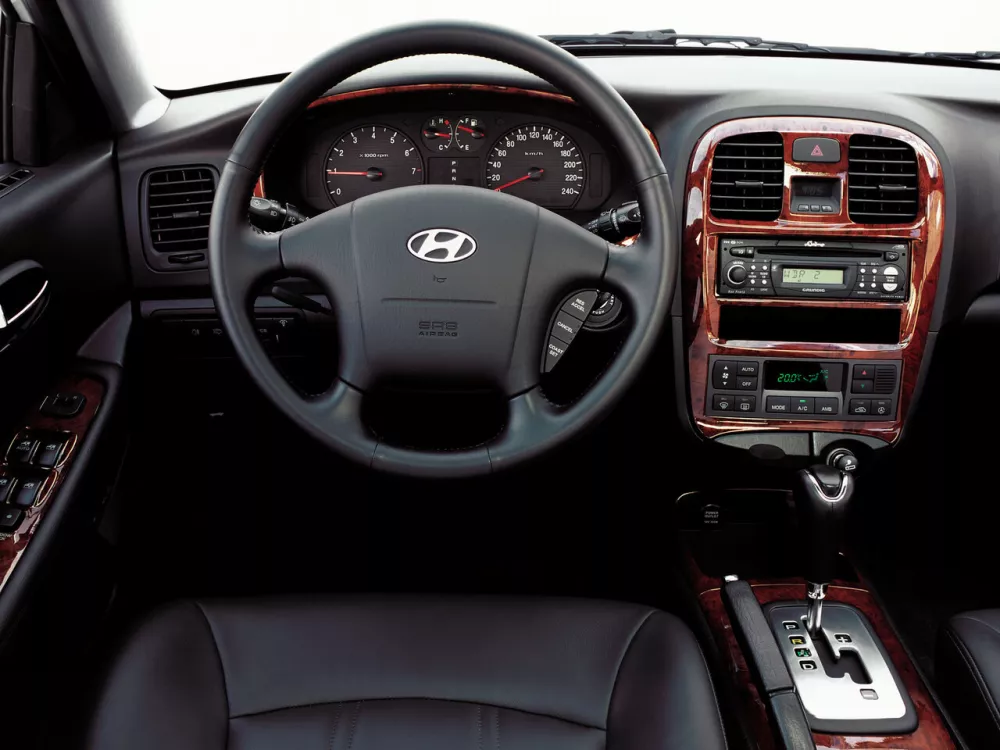 Автомобиль Hyundai Sonata IV (EF) Рестайлинг Седан