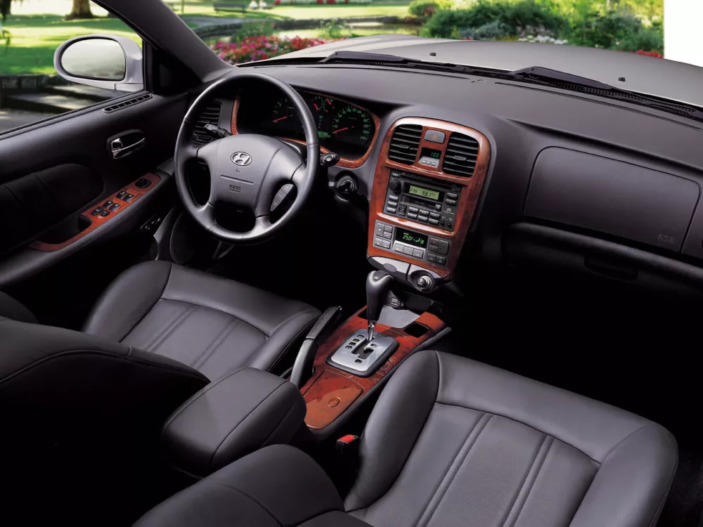 Автомобиль Hyundai Sonata IV (EF) Рестайлинг Седан