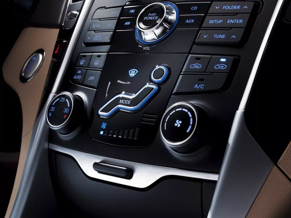 Автомобиль Hyundai Sonata VI (YF) Седан