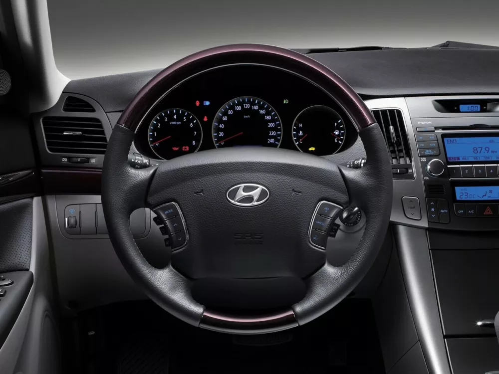 Автомобиль Hyundai Sonata V (NF) Седан