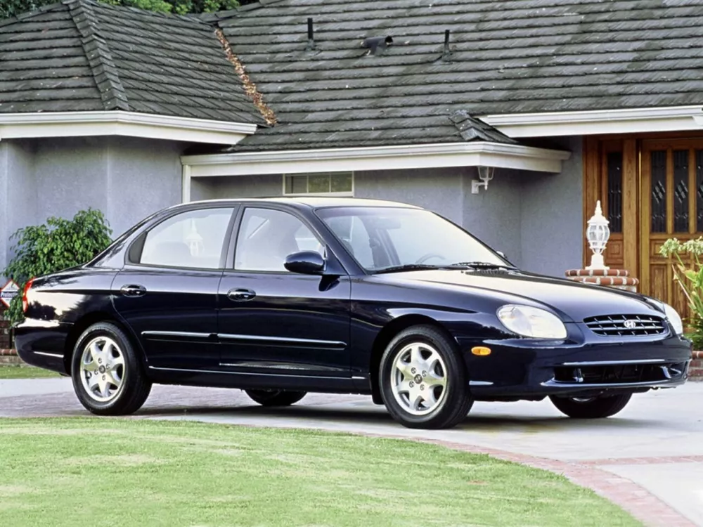 Автомобиль Hyundai Sonata IV (EF) Седан
