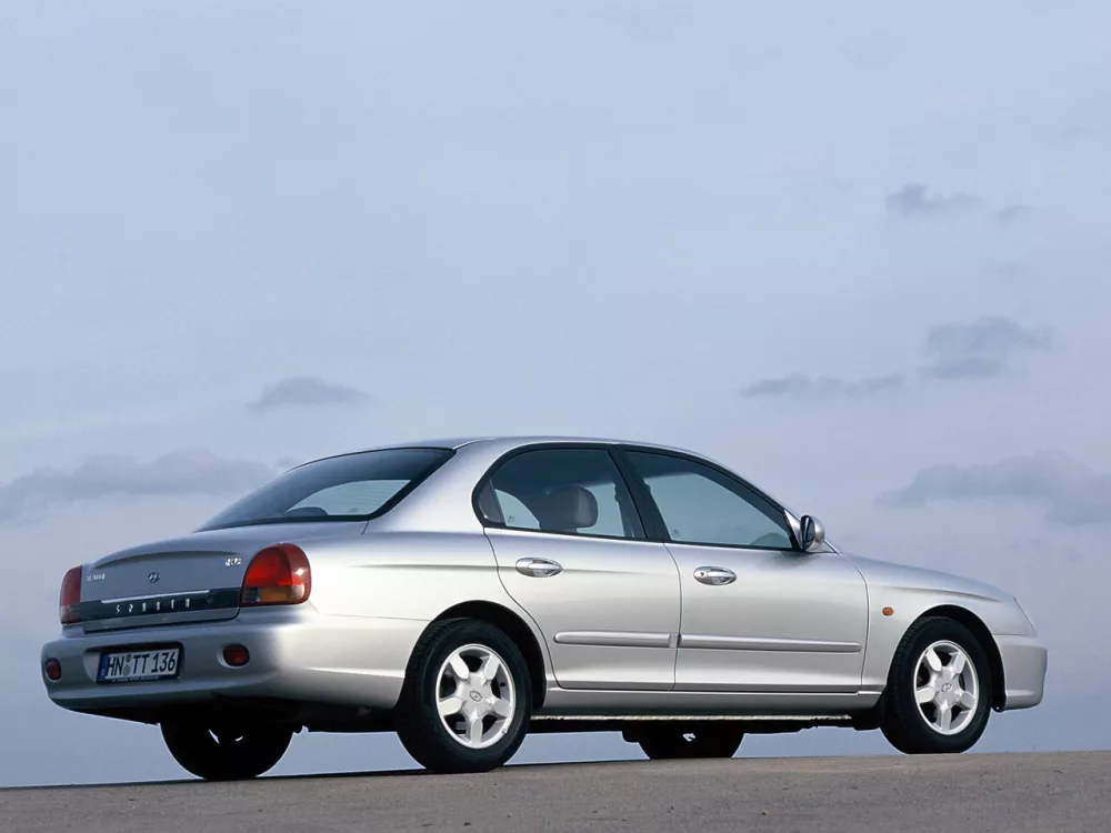 Автомобиль Hyundai Sonata IV (EF) Седан