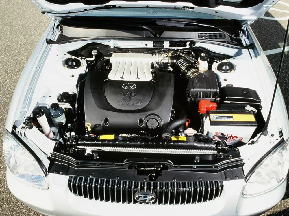 Автомобиль Hyundai Sonata IV (EF) Седан