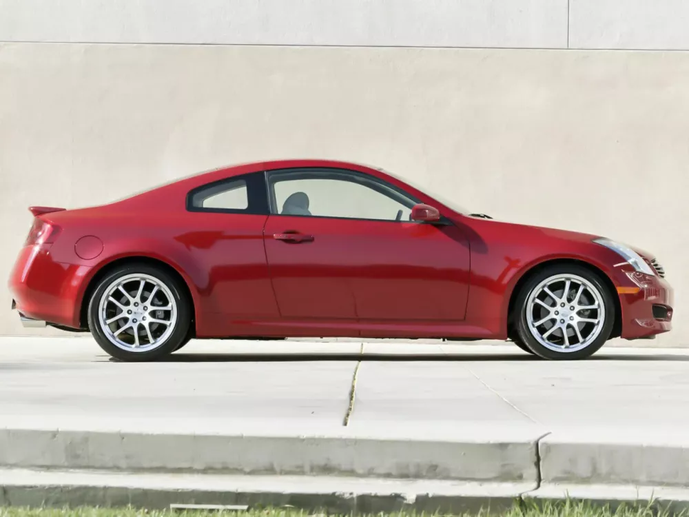 Автомобиль Infiniti G III Купе