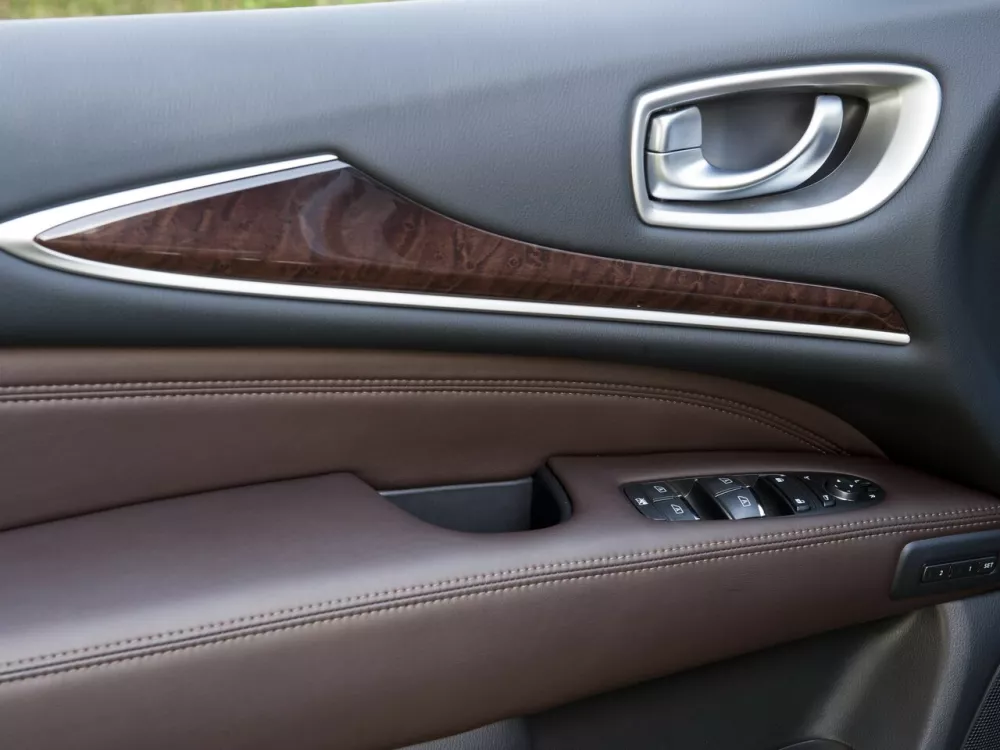 Автомобиль Infiniti JX Внедорожник (5 дверей)