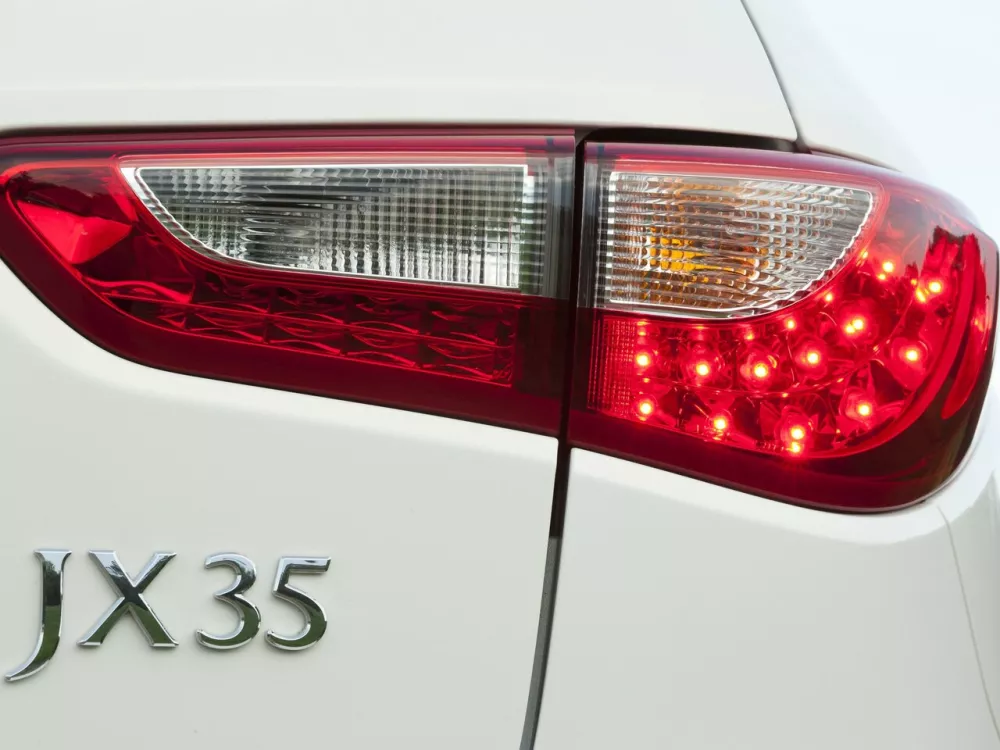 Автомобиль Infiniti JX Внедорожник (5 дверей)
