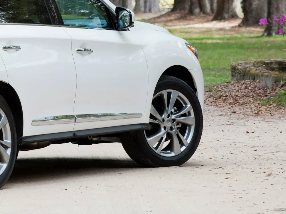 Автомобиль Infiniti JX Внедорожник (5 дверей)