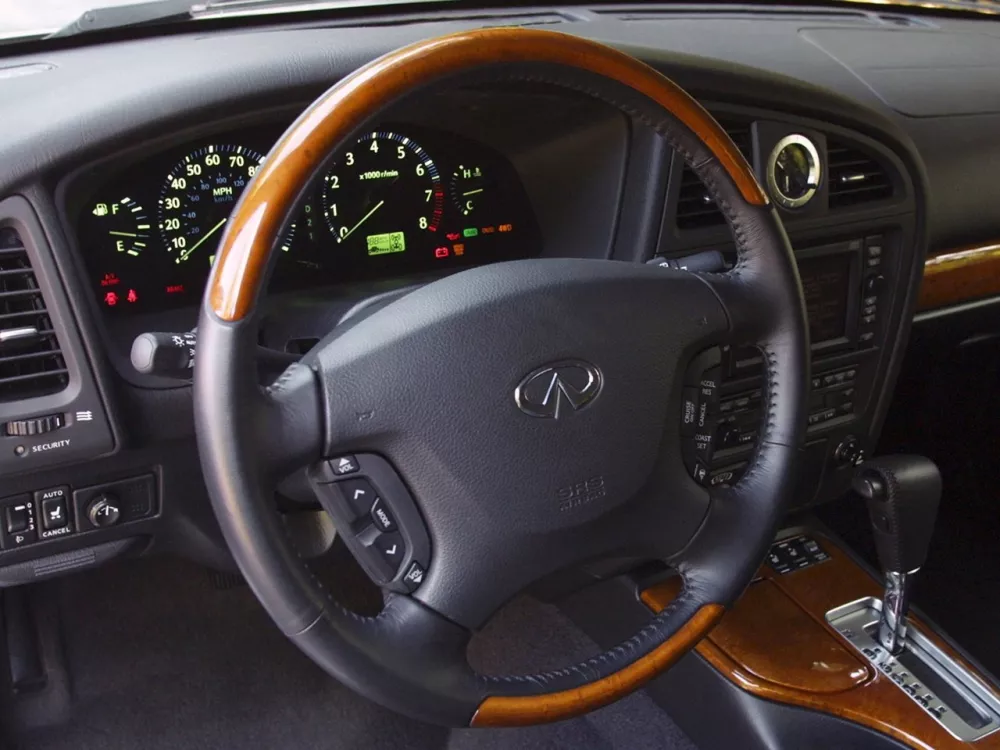 Автомобиль Infiniti QX4 I Внедорожник (5 дверей)