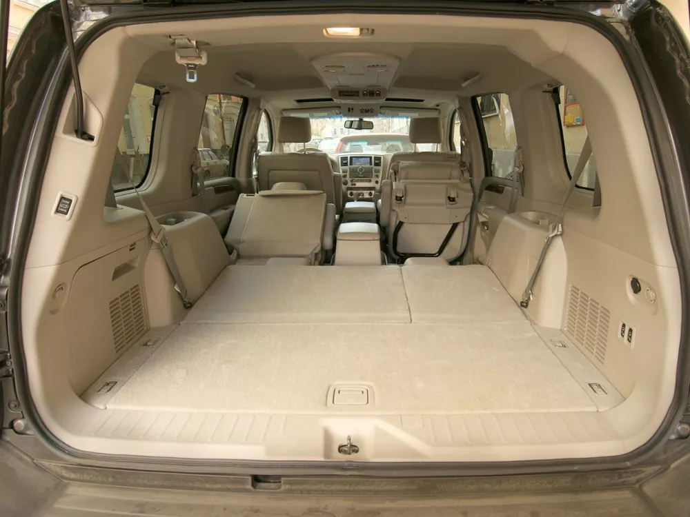 Автомобиль Infiniti QX56 I Рестайлинг Внедорожник (5 дверей)