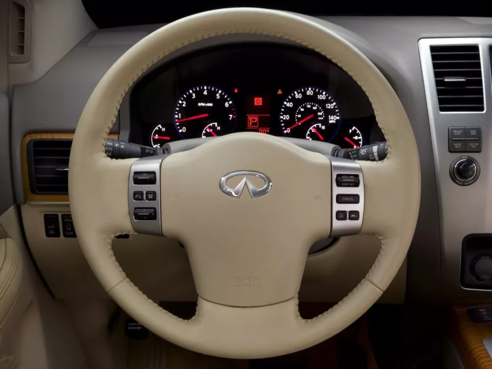Автомобиль Infiniti QX56 I Рестайлинг Внедорожник (5 дверей)