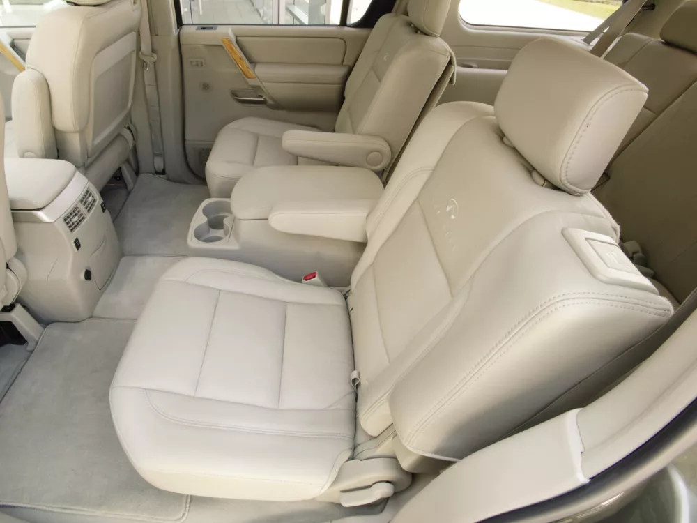 Автомобиль Infiniti QX56 I Внедорожник (5 дверей)