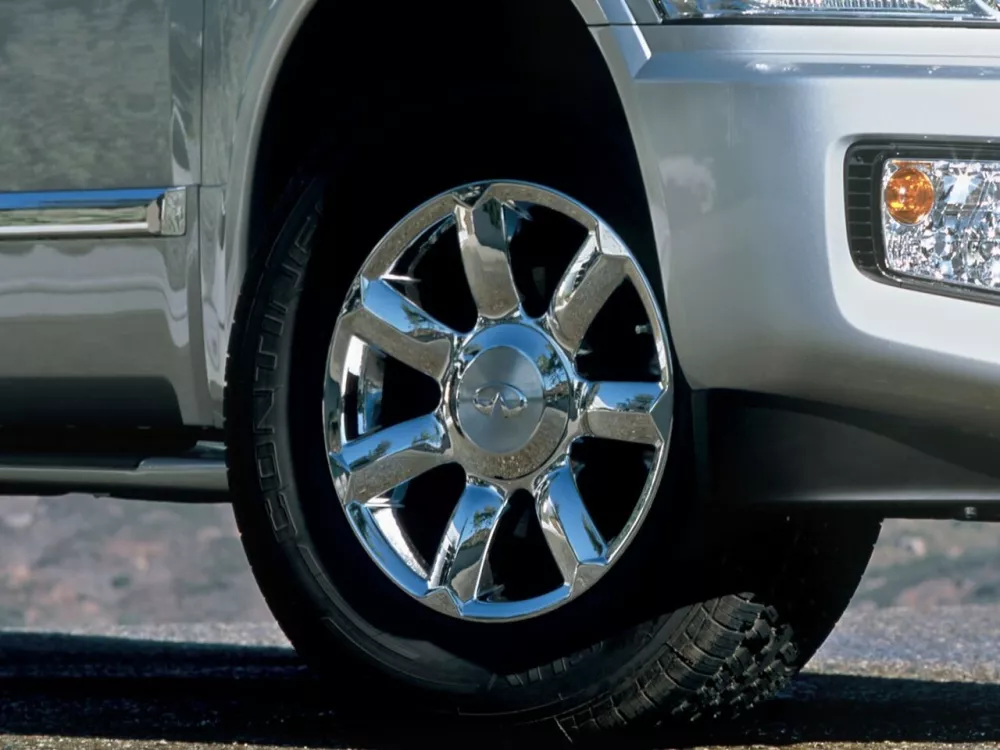 Автомобиль Infiniti QX56 I Внедорожник (5 дверей)