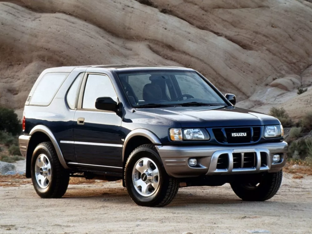 Автомобиль Isuzu Amigo II Внедорожник открытый
