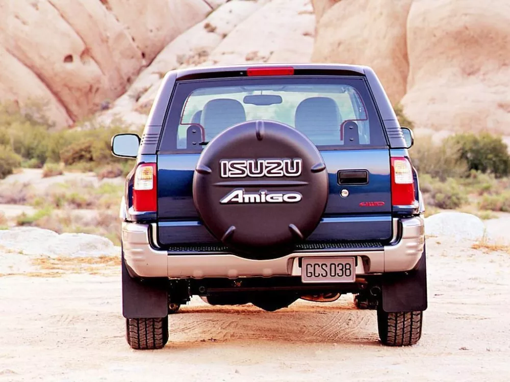 Автомобиль Isuzu Amigo II Внедорожник открытый