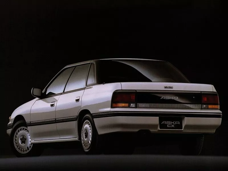 Автомобиль Isuzu Aska II Седан