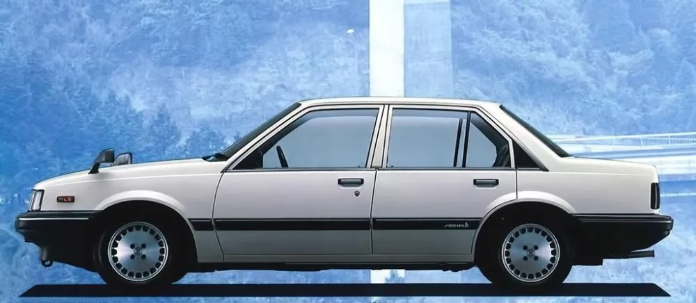 Автомобиль Isuzu Aska I Седан