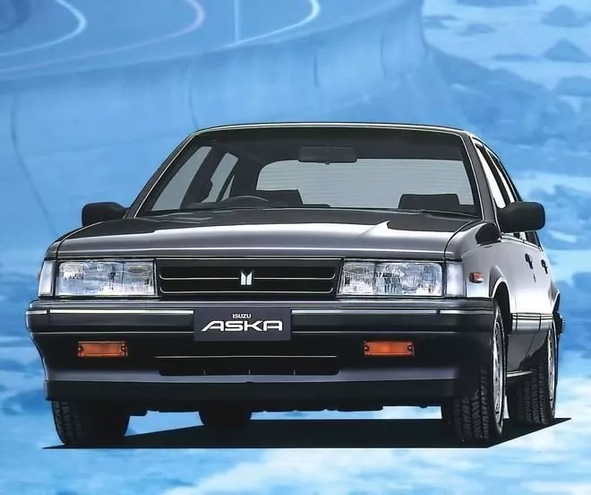 Автомобиль Isuzu Aska I Седан