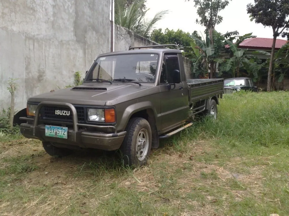 Автомобиль Isuzu Bighorn I Пикап Одинарная кабина