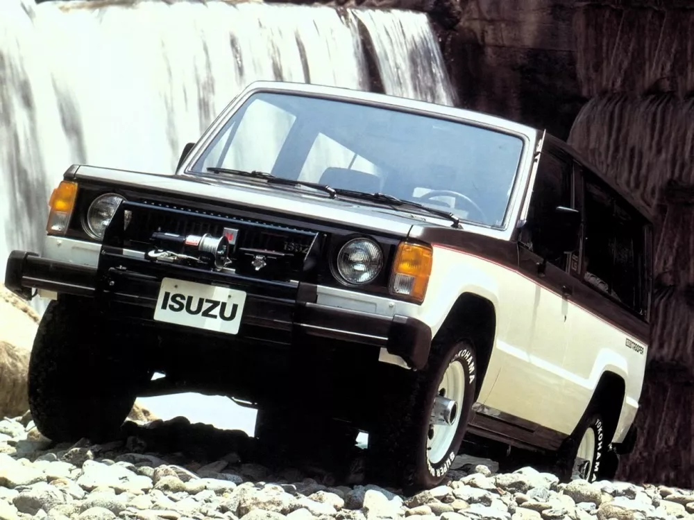Автомобиль Isuzu Bighorn I Внедорожник (3 двери)