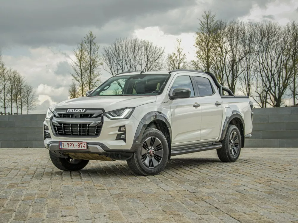 Автомобиль Isuzu D-Max III Пикап Двойная кабина