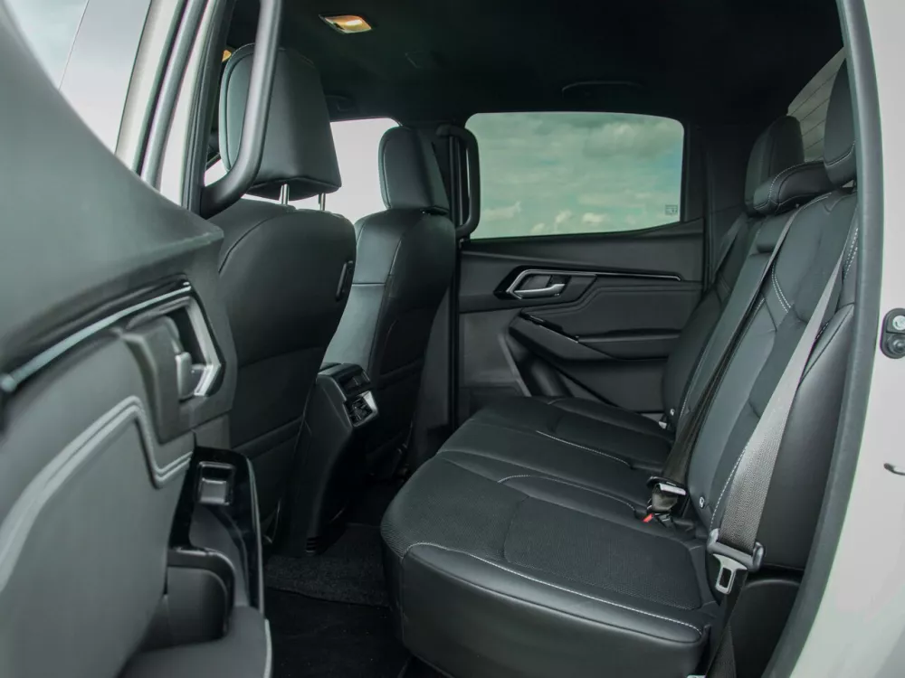 Автомобиль Isuzu D-Max III Пикап Двойная кабина