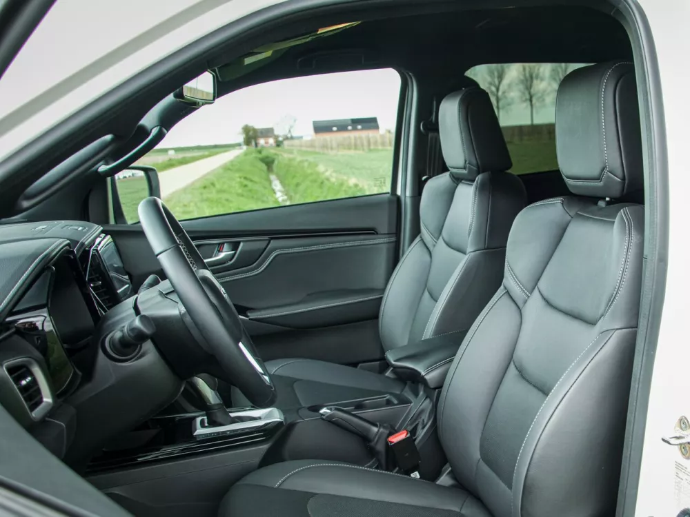 Автомобиль Isuzu D-Max III Пикап Двойная кабина