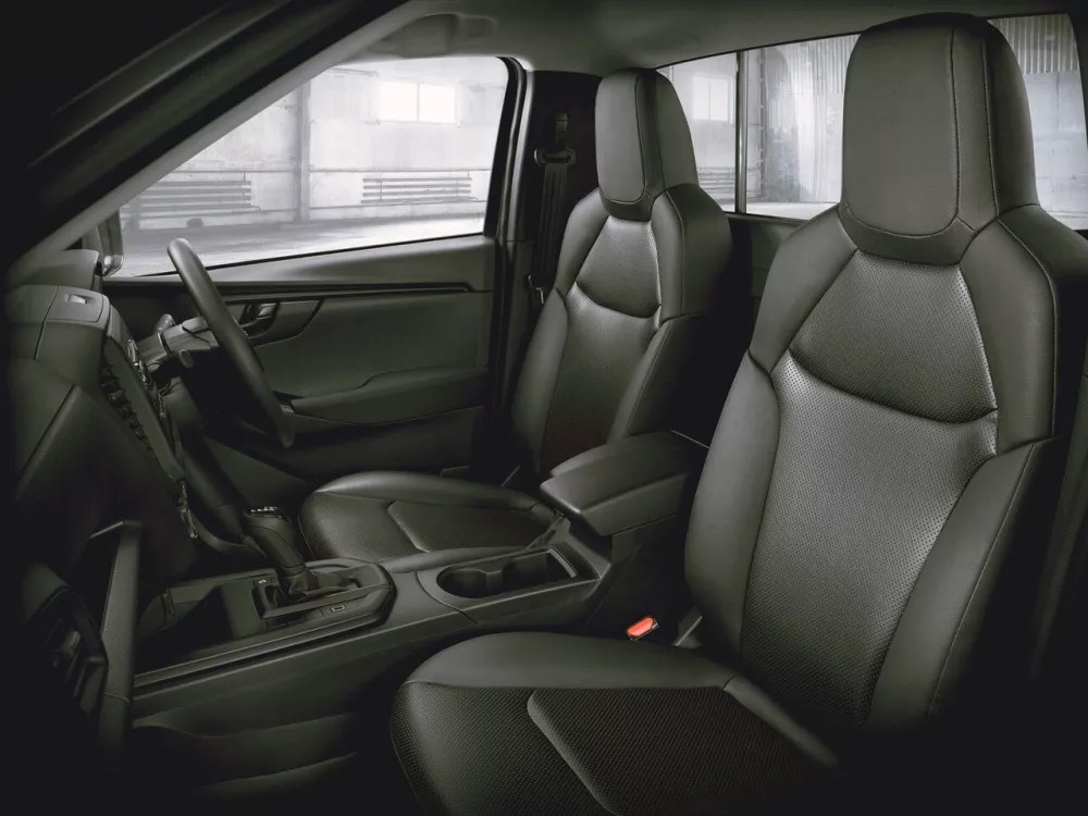 Автомобиль Isuzu D-Max III Пикап Одинарная кабина