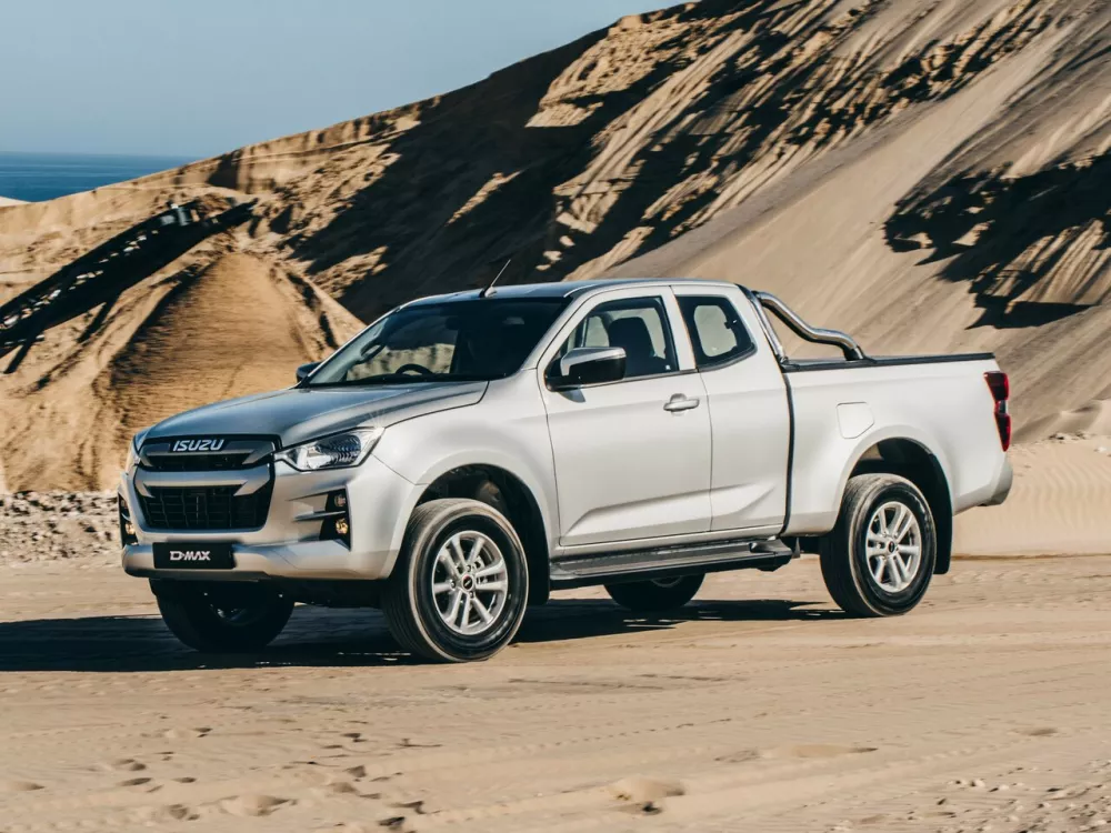 Автомобиль Isuzu D-Max III Пикап Полуторная кабина
