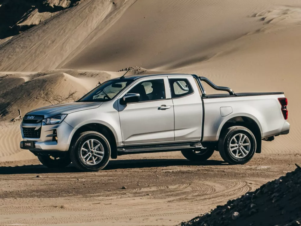 Автомобиль Isuzu D-Max III Пикап Полуторная кабина