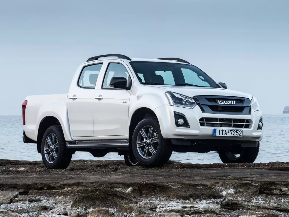 Автомобиль Isuzu D-Max II Рестайлинг Пикап Двойная кабина