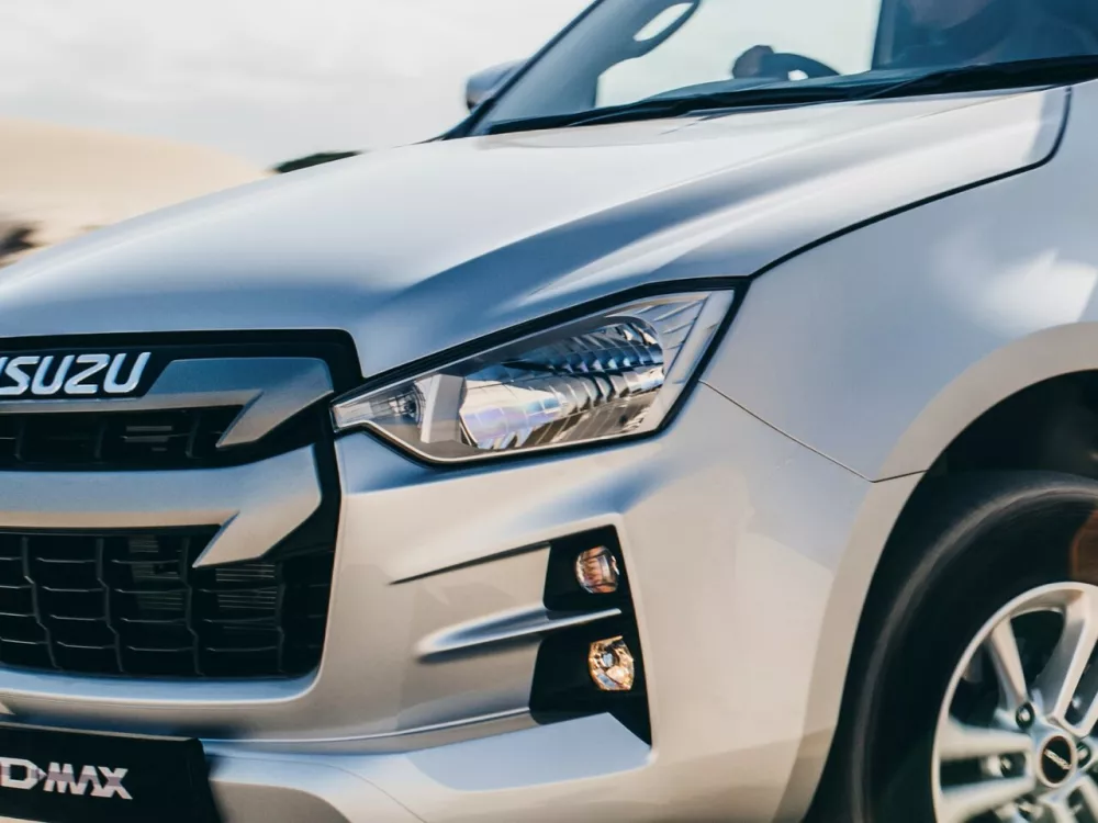 Автомобиль Isuzu D-Max III Пикап Полуторная кабина