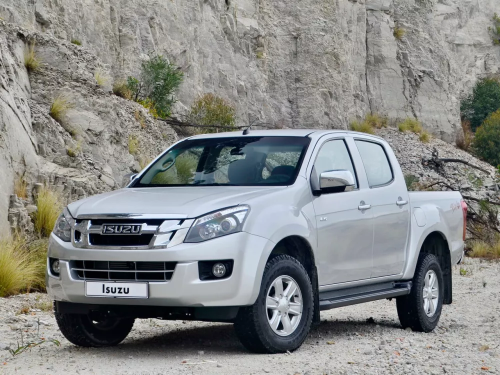 Автомобиль Isuzu D-Max II Пикап Двойная кабина